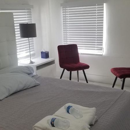 1161 Studio 1 Miami Tamiami Экстерьер фото
