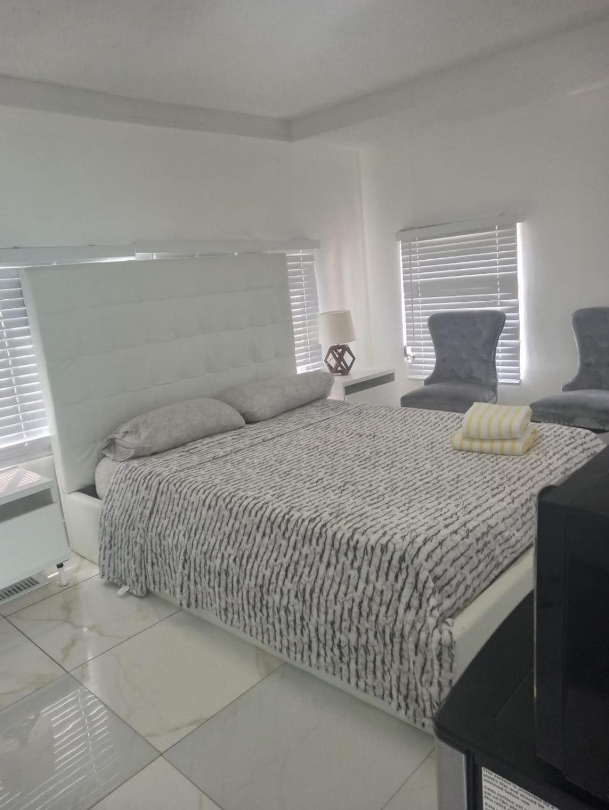 1161 Studio 1 Miami Tamiami Экстерьер фото