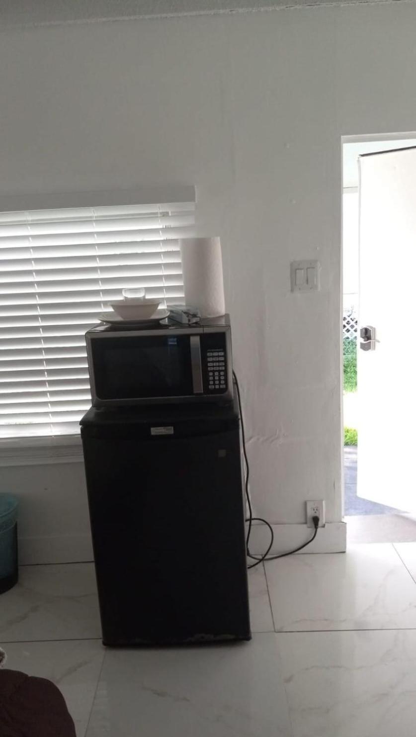 1161 Studio 1 Miami Tamiami Экстерьер фото